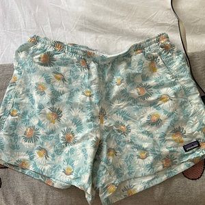 Patagonia baggie shorts
